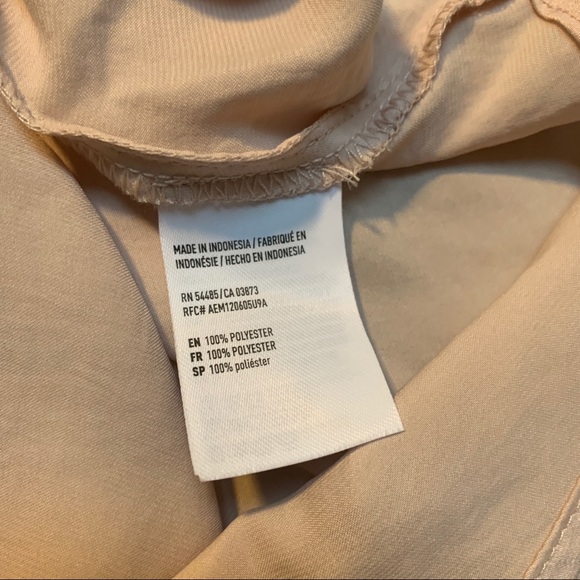 AEO Blush Off-Shoulder Silky Top - Picture 5 of 6